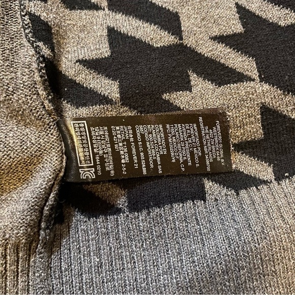 Forever 21 Sweater Women’s Crew-neck Grey-black Houndstooth Print Size L - Picture 11 of 12